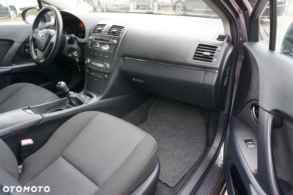 Toyota Avensis Combi 1.6 Comfort - 15