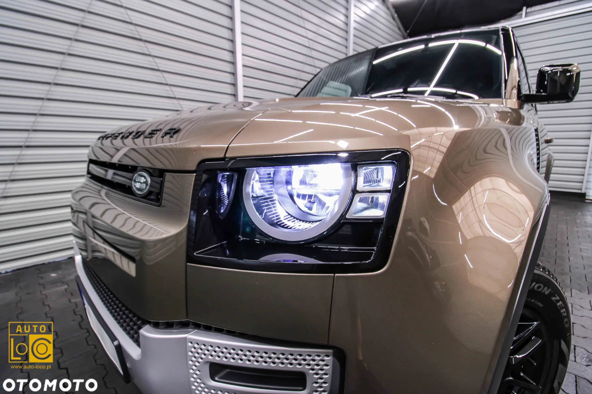 Land Rover Defender 110 2.0 P300 X-Dynamic HSE - 37