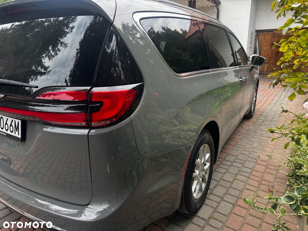 Chrysler Pacifica - 8