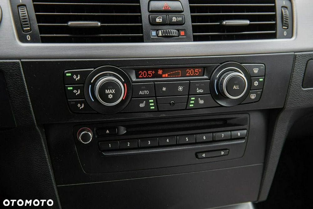 BMW Seria 3 325i Edition Sport - 23
