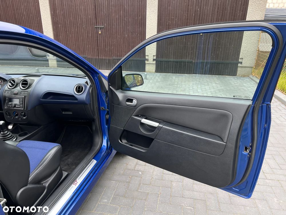 Ford Fiesta - 17