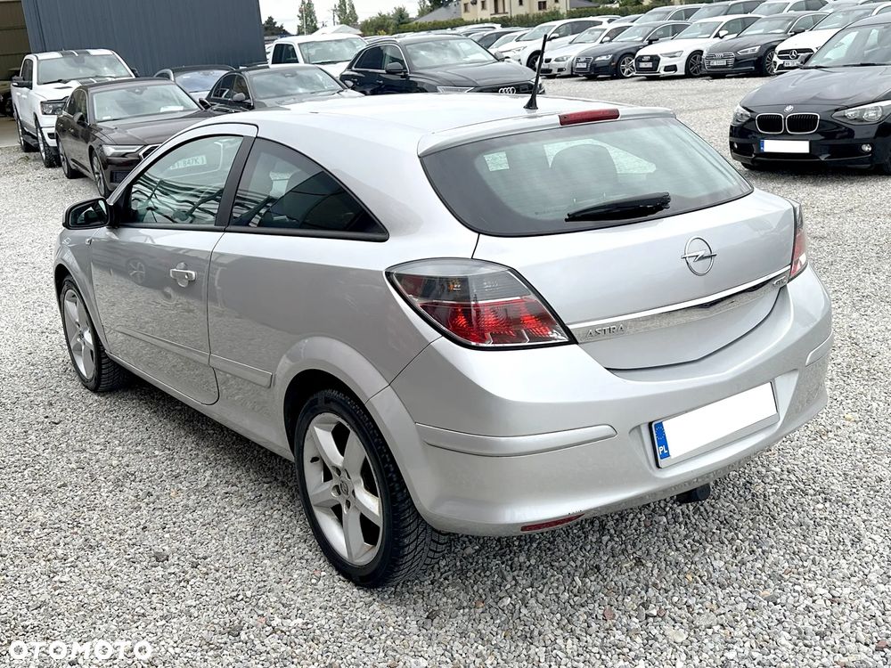 Opel Astra III GTC 1.7 CDTI Cosmo - 5