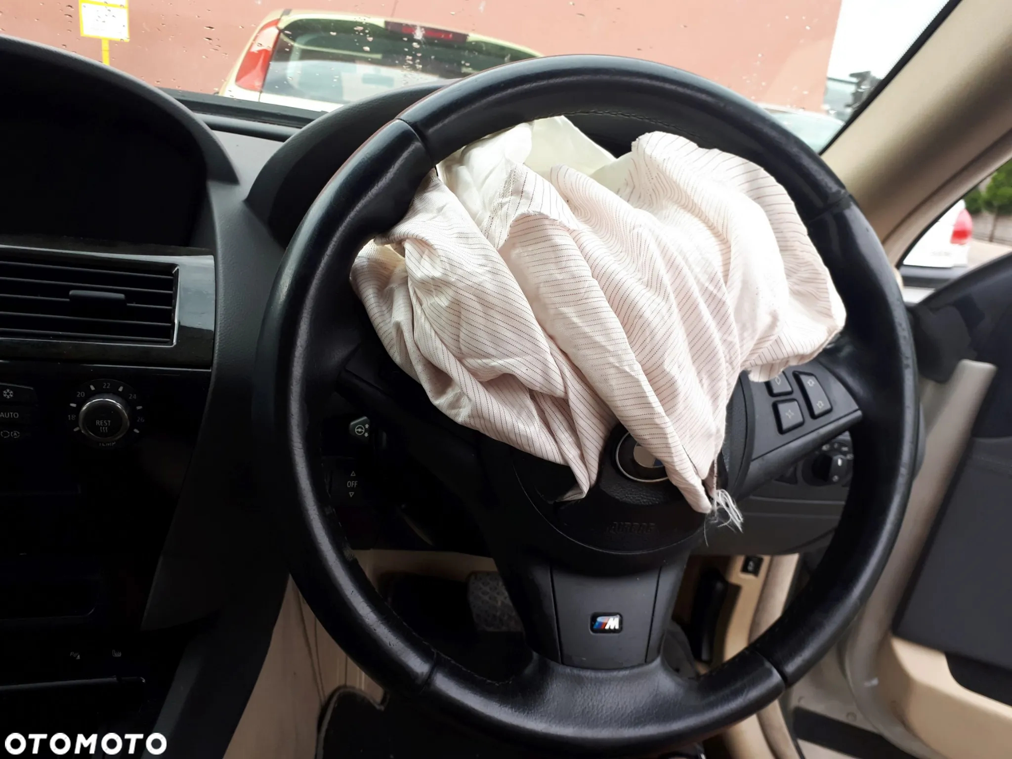 BMW E63 6 630i 03-06 ZDERZAK PRZÓD PRZEDNI PDC SPRYSKI A14/7 MINERALSILBER - 36