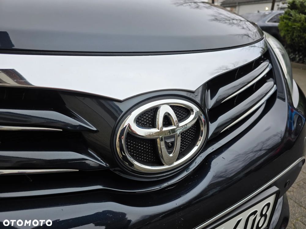 Toyota Avensis 1.8 Premium - 13