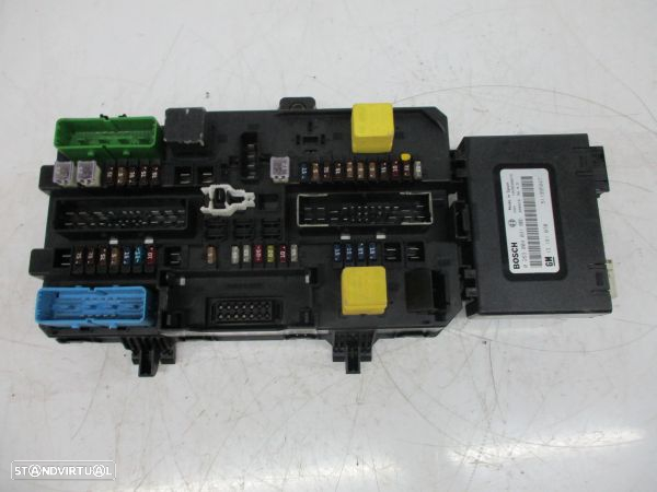 Caixa Fusiveis Opel Astra H (A04) - 3