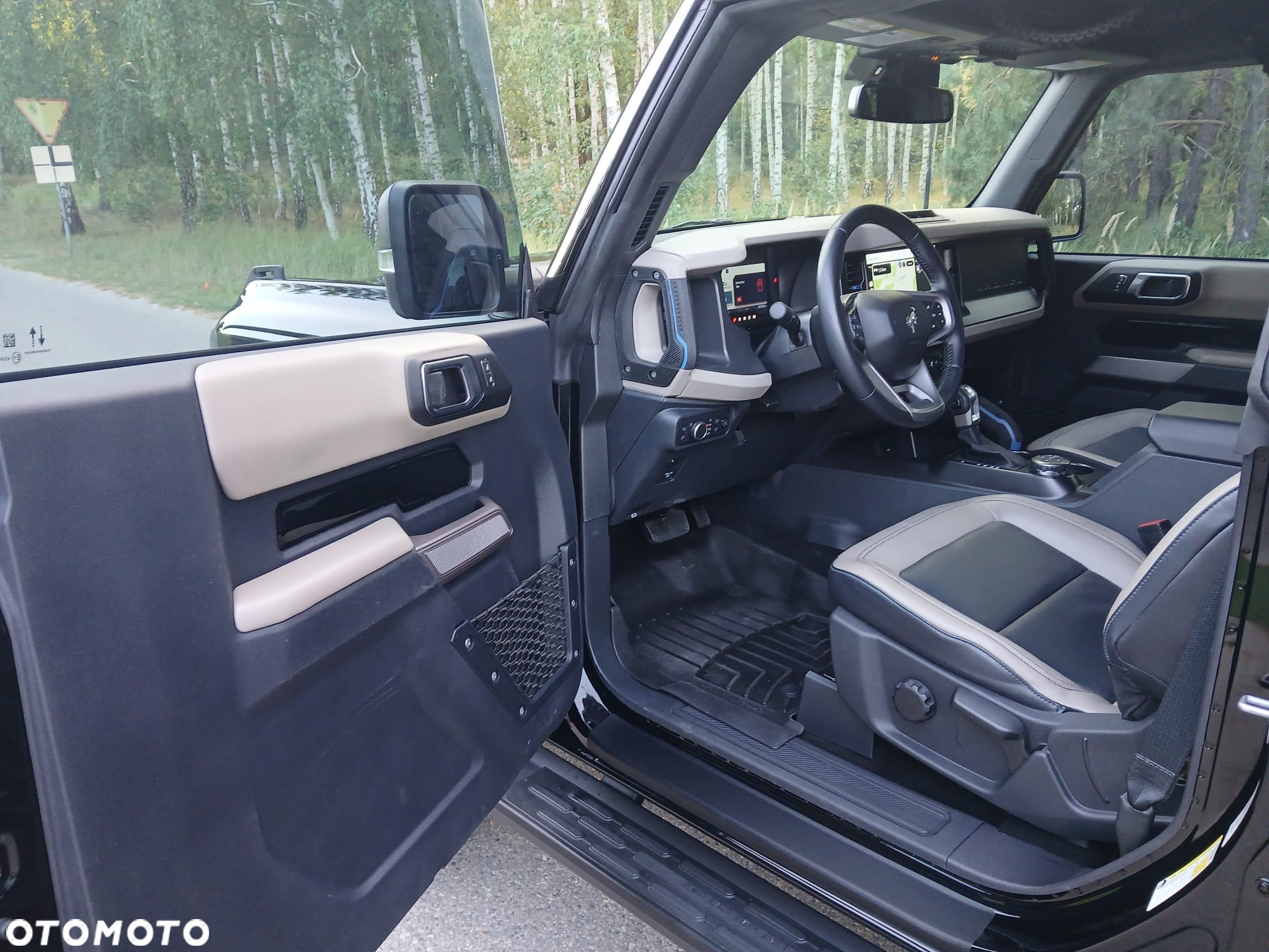 Ford Bronco - 13