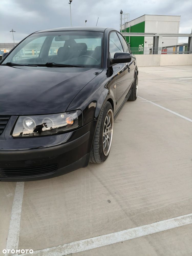 Volkswagen Passat - 11
