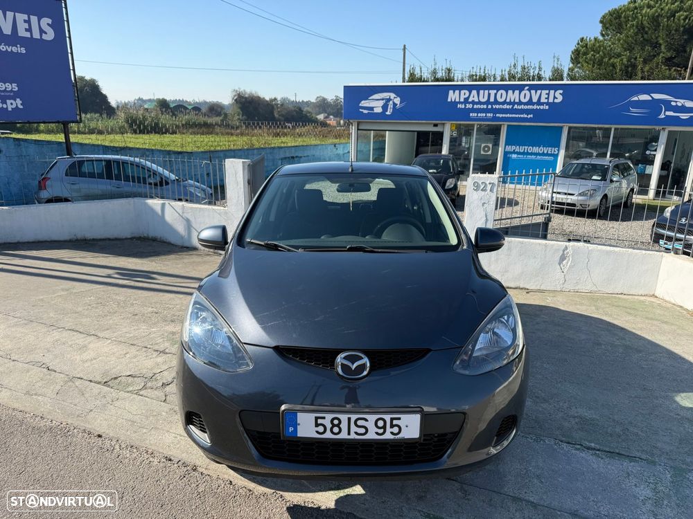 Mazda 2 2010 photo 2