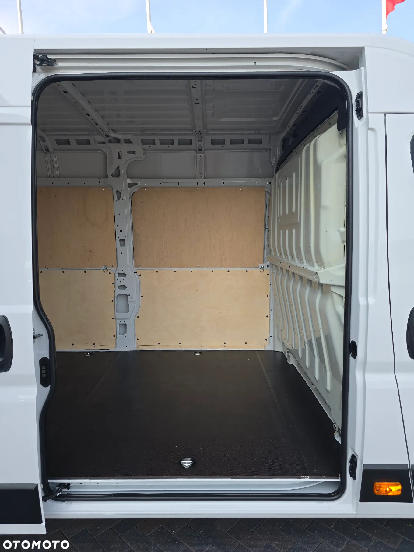 Fiat DUCATO L4H2 MAXI 1258Kg Ładownośc 54 Tyś km SALON PL SERWIS DO OSTATNIEGO Km SILNIK 2,3 IVECO 140KM Tempomat Klima Elektryka Zabudowa Paki - 16