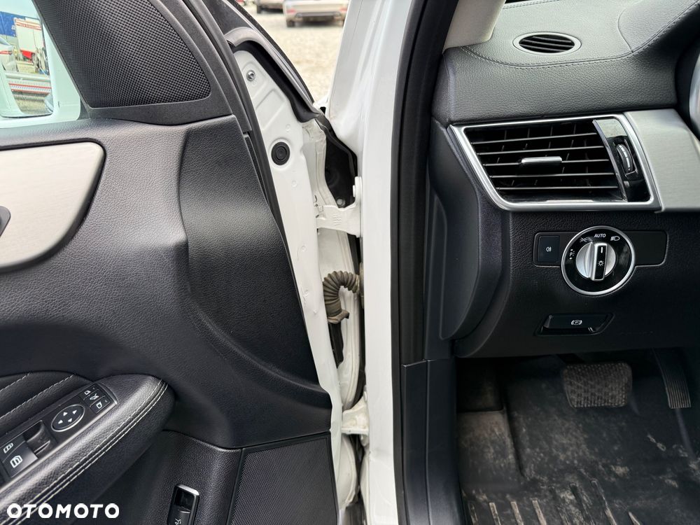 Mercedes-Benz GLE 350 d 4Matic 9G-TRONIC AMG Line - 30