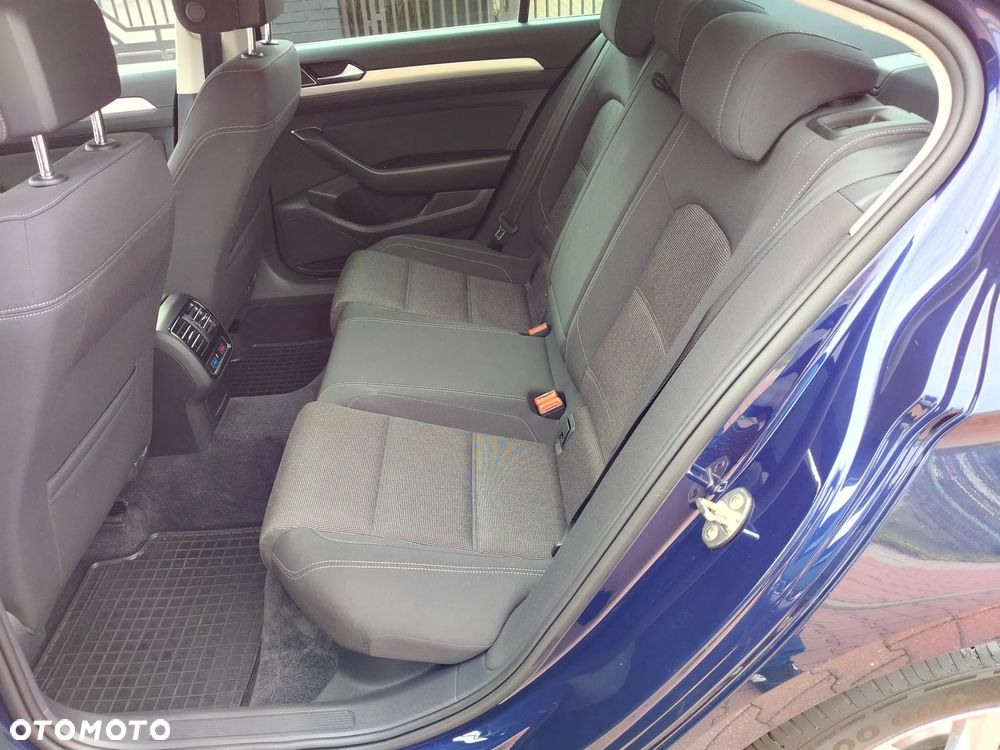 Volkswagen Passat 2.0 TDI BMT Comfortline - 12