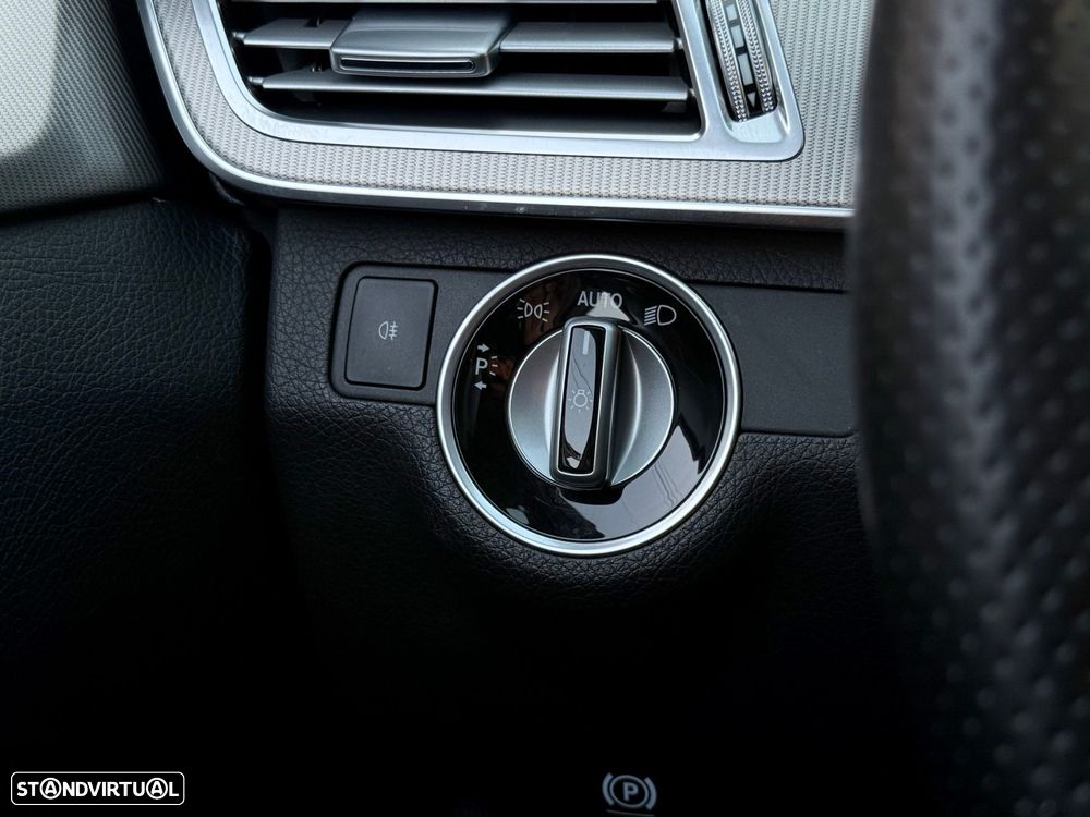 Mercedes-Benz E 300 BLUETEC Hybrid Avantgarde - 12