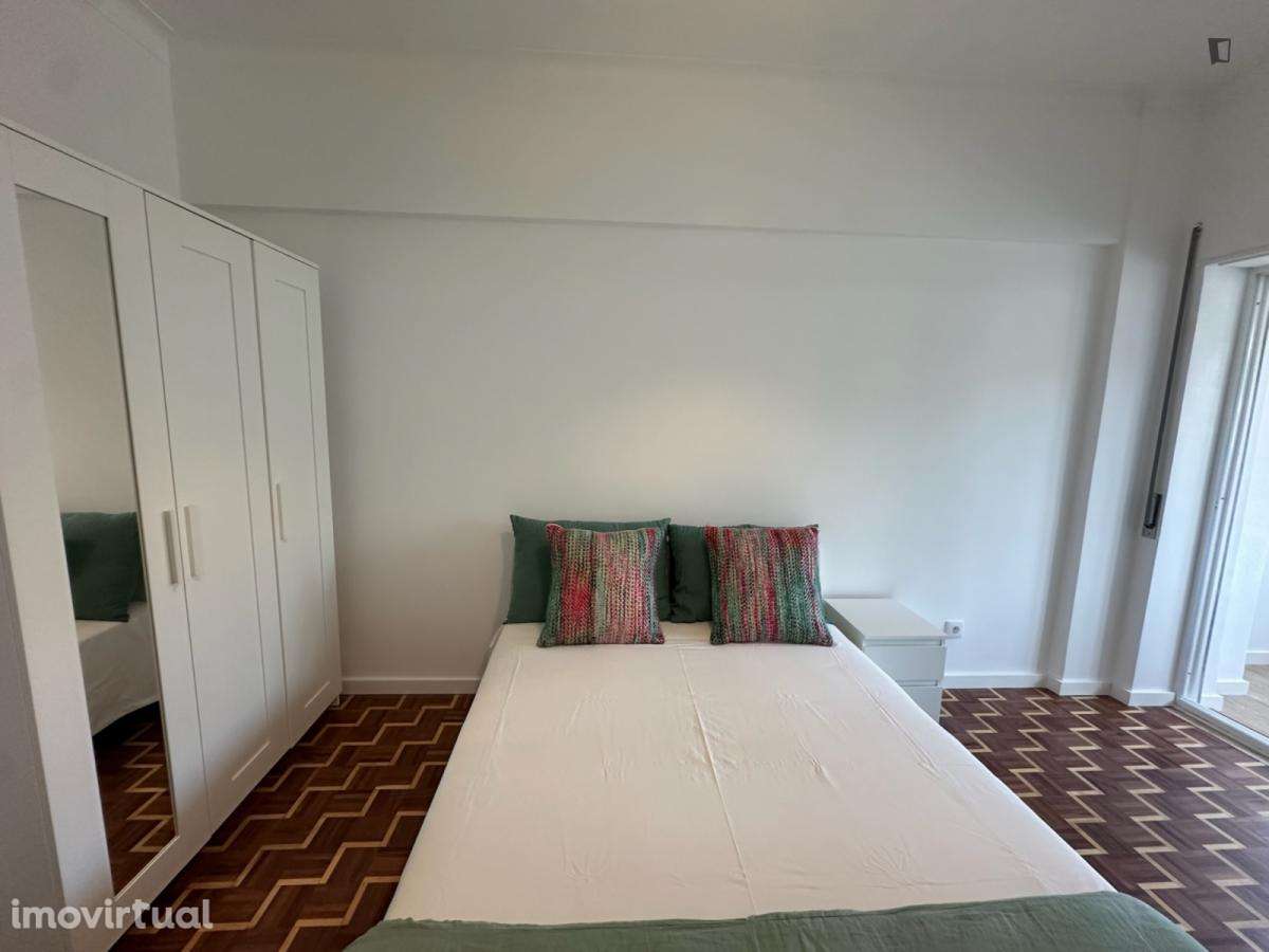 Quarto - localizado em Almada Lisbon - Grande imagem: 3/15