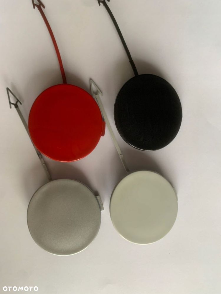 ZAŚLEPKA HAKA HOLOWNICZEGO W ZDERZAK Audi A4 B7 - 1