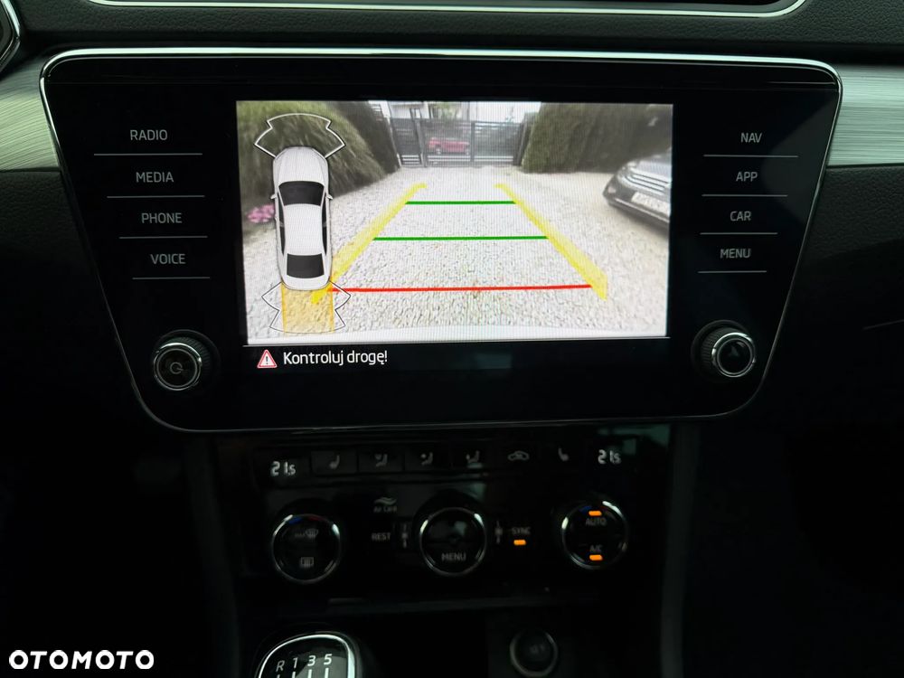 Skoda Superb 2.0 TDI SCR Ambition - 20