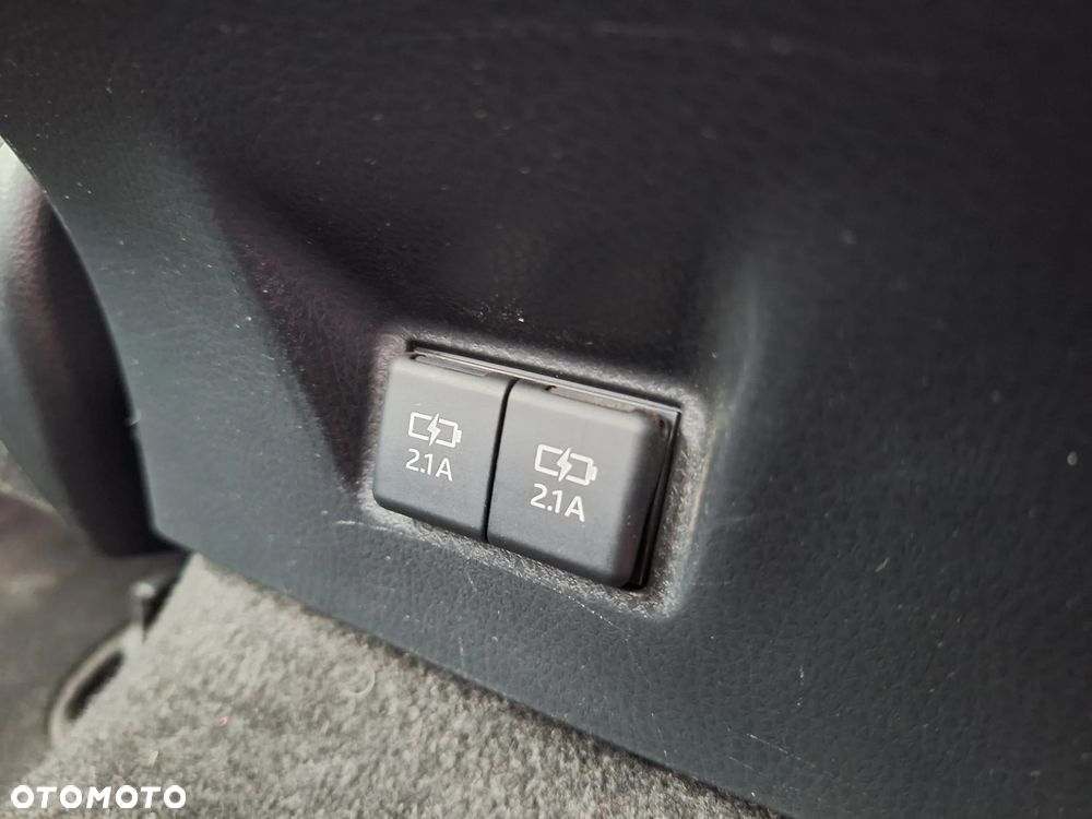 Toyota Camry 2.5 Hybrid Comfort CVT - 24