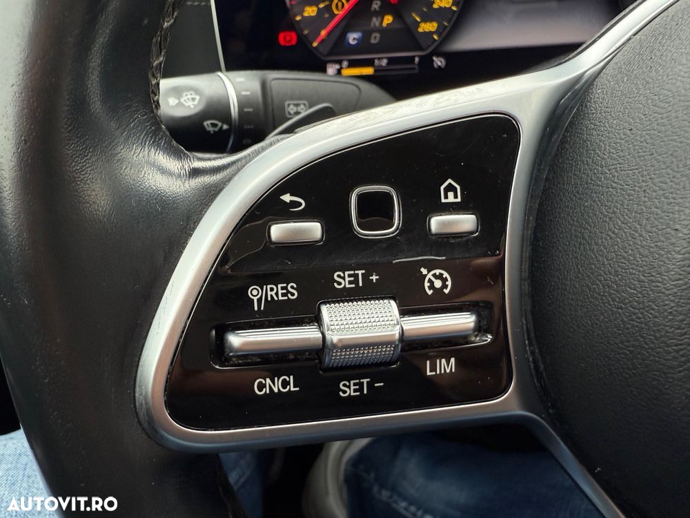 Mercedes-Benz E 220 d 4Matic T 9G-TRONIC Avantgarde - 14