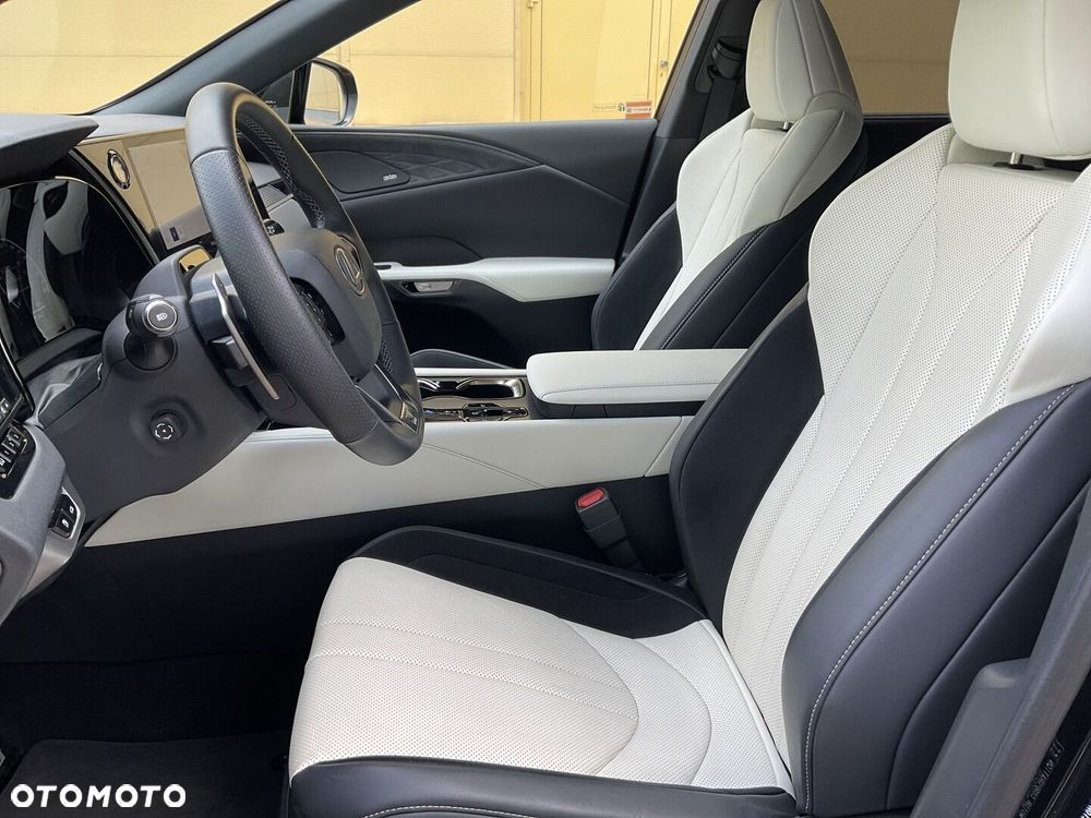 Lexus RX - 21