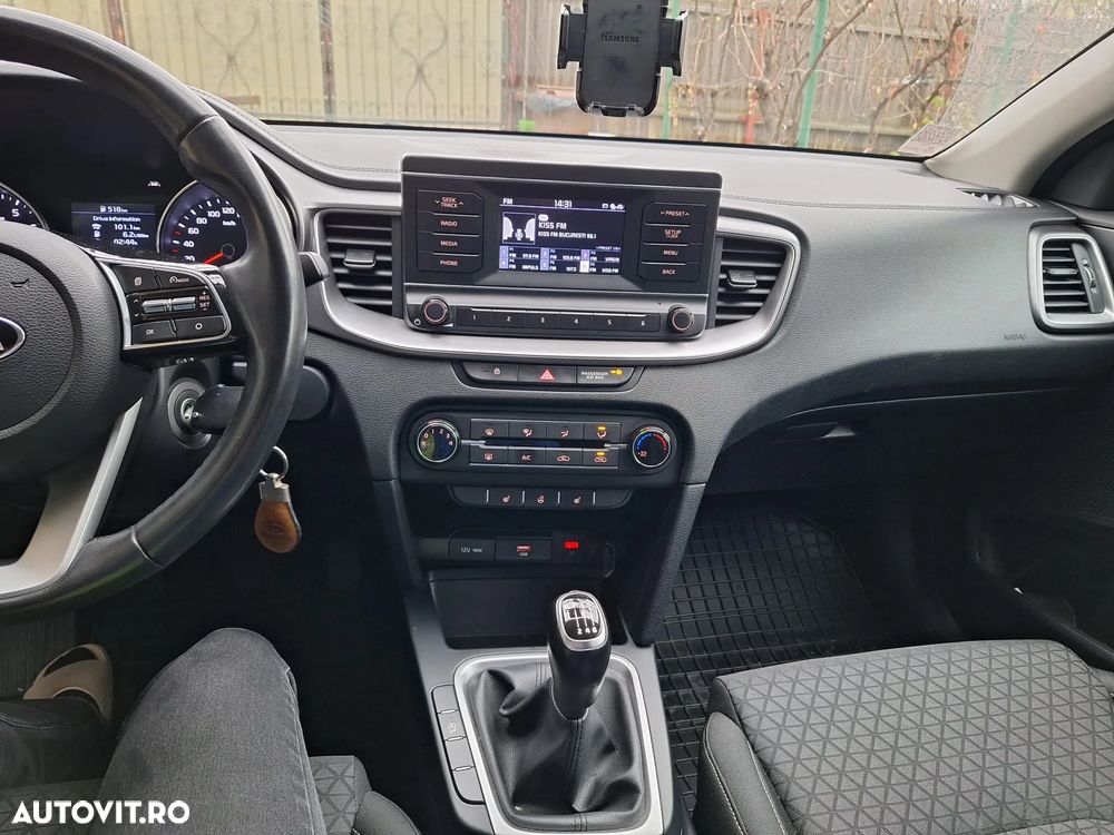 Kia XCeed 1.0 T-GDI 6MT City - 3