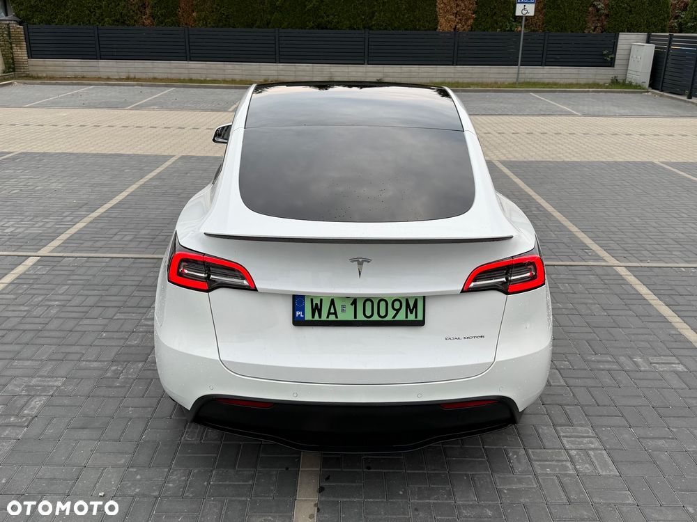 Tesla Model Y - 7