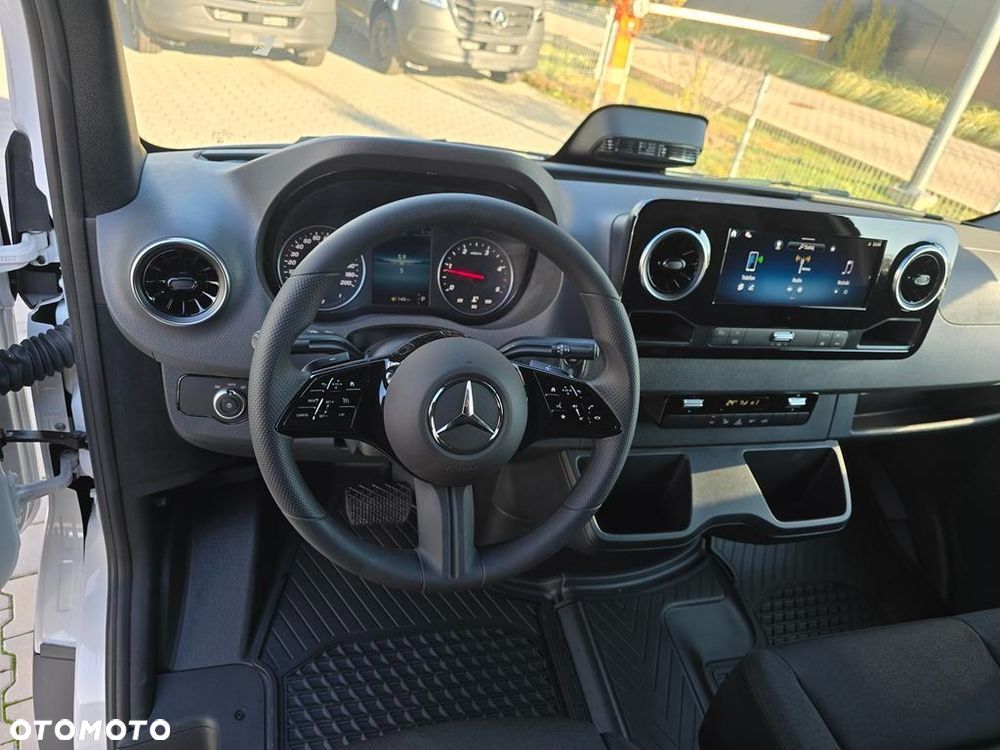 Mercedes-Benz Sprinter 319 CDI Long PRO 9G-Tronic - 12