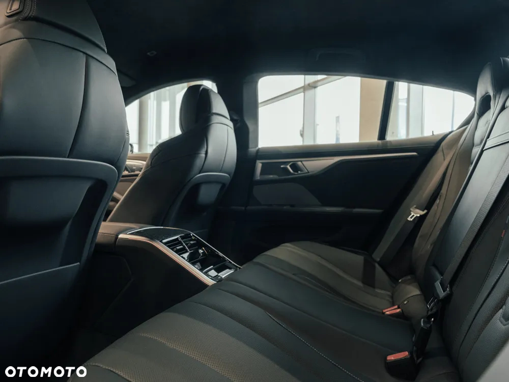 BMW Seria 8 840i xDrive - 17