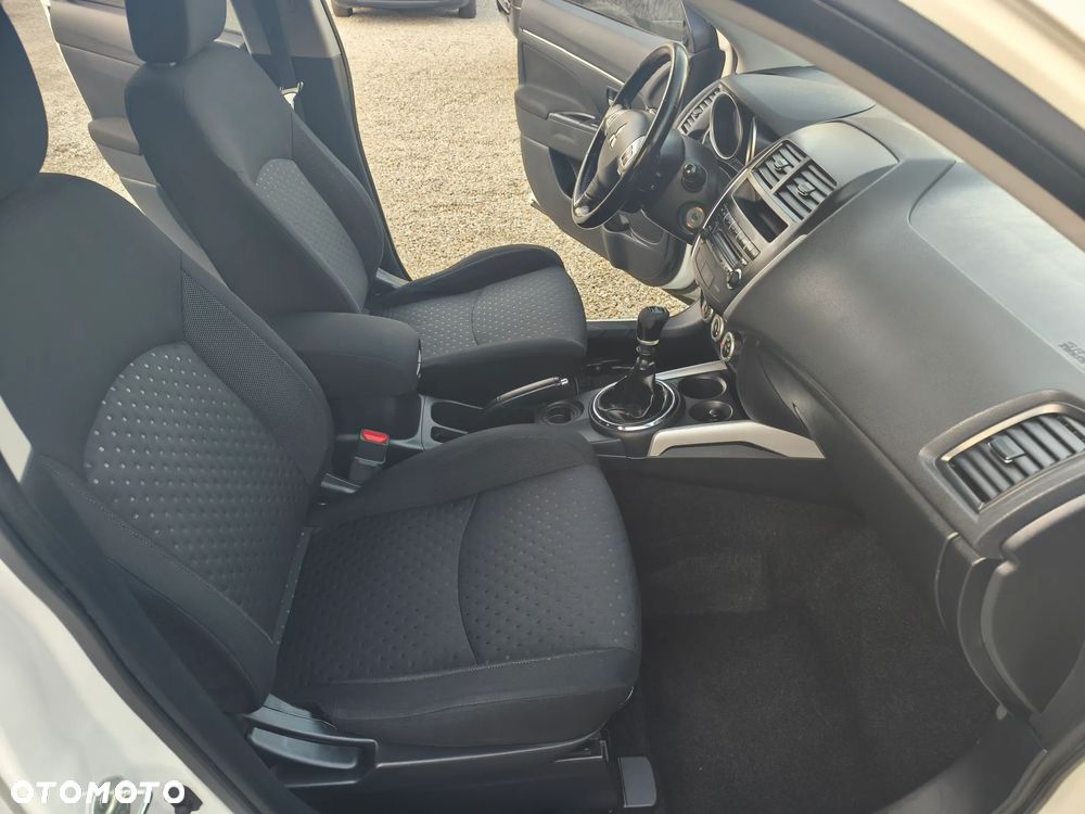 Mitsubishi ASX - 12