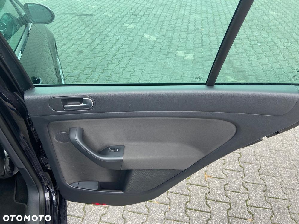 Volkswagen Golf Plus 1.6 TDI Comfortline - 18