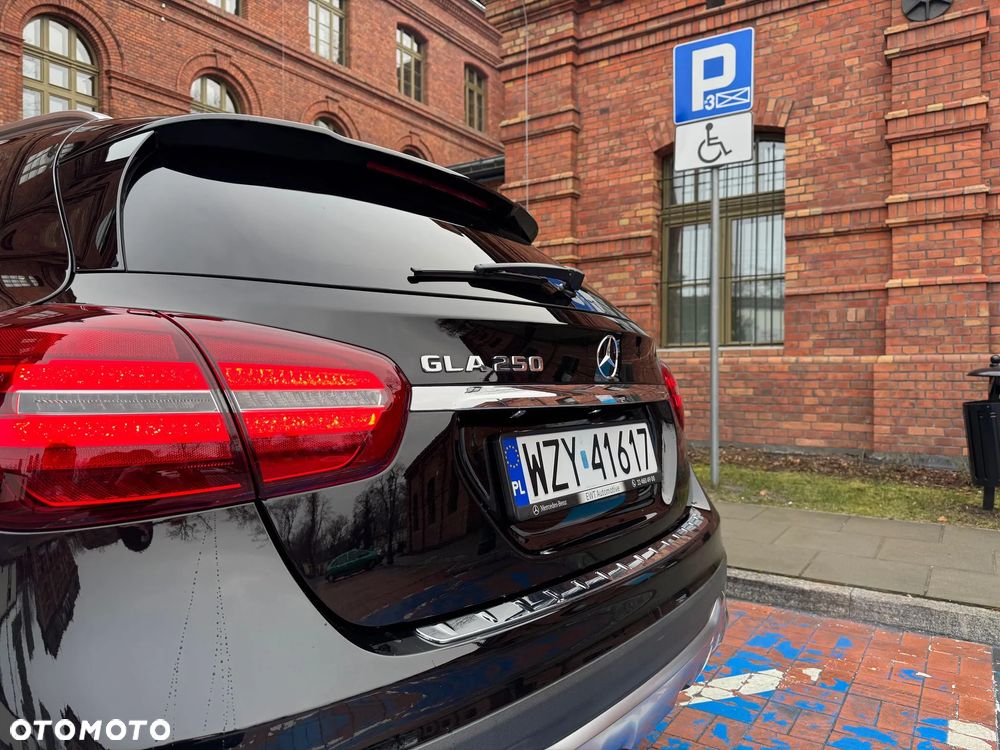 Mercedes-Benz GLA 250 7G-DCT UrbanStyle Edition - 5