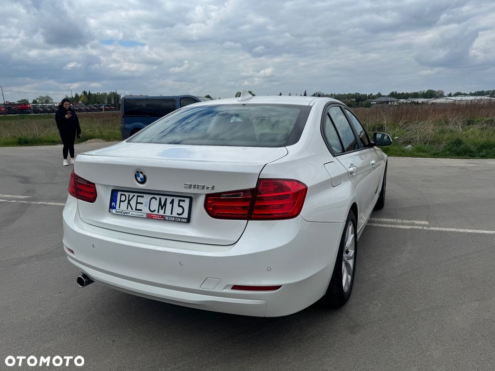 BMW Seria 3 318d EU6 - 3