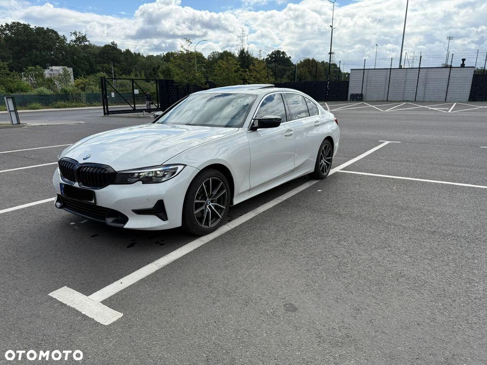 BMW Seria 3 330i xDrive Sport Line - 2