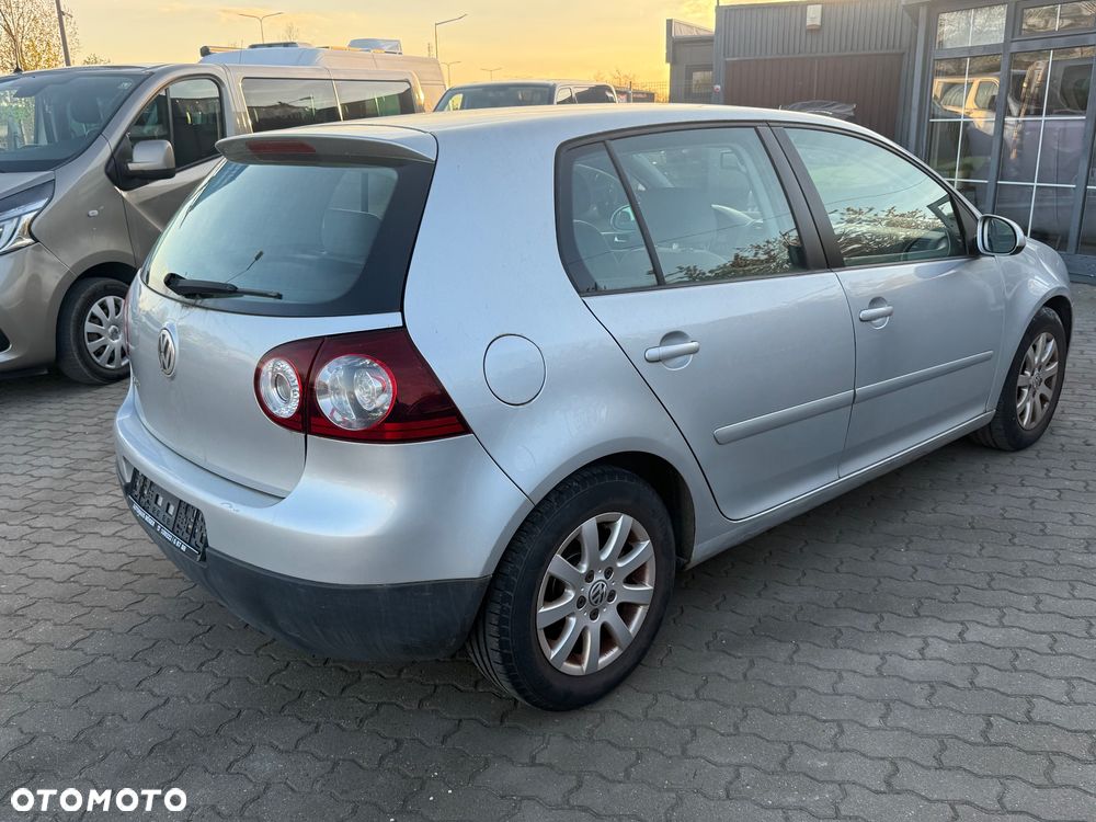 Volkswagen Golf - 5