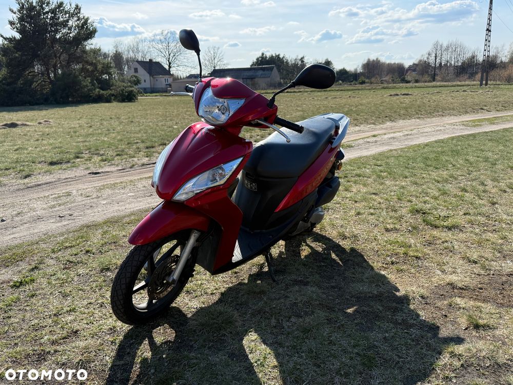 Honda Vision - 1