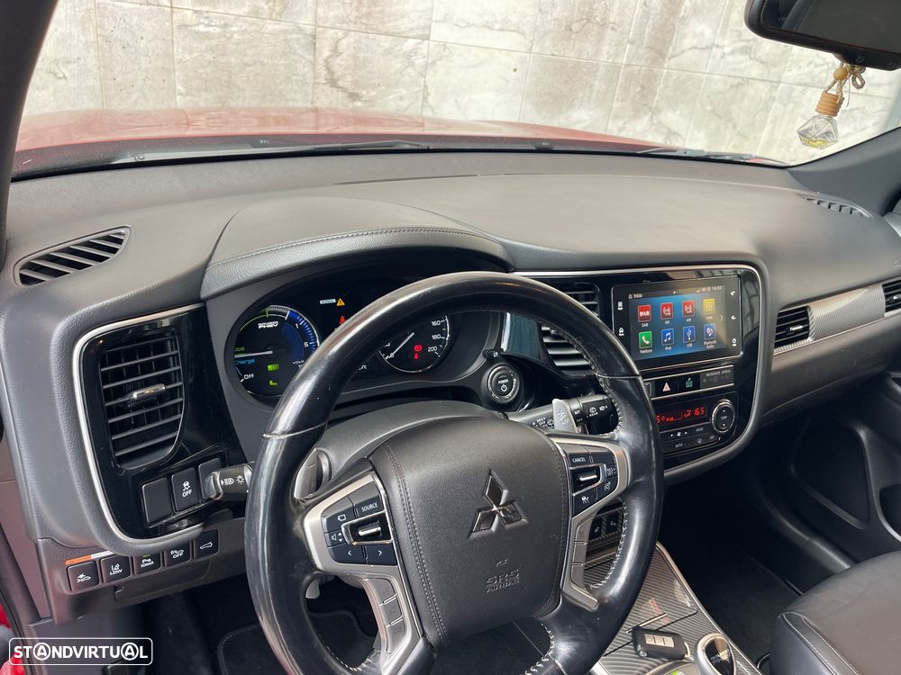 Mitsubishi Outlander - 12