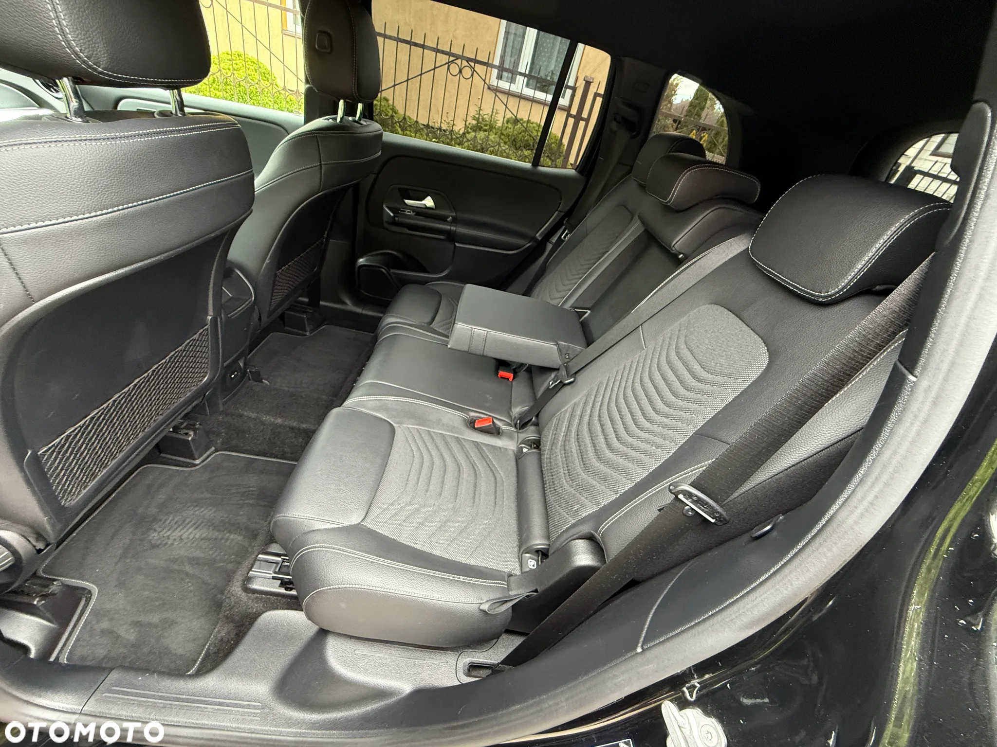 Mercedes-Benz GLB 200 7G-DCT - 33
