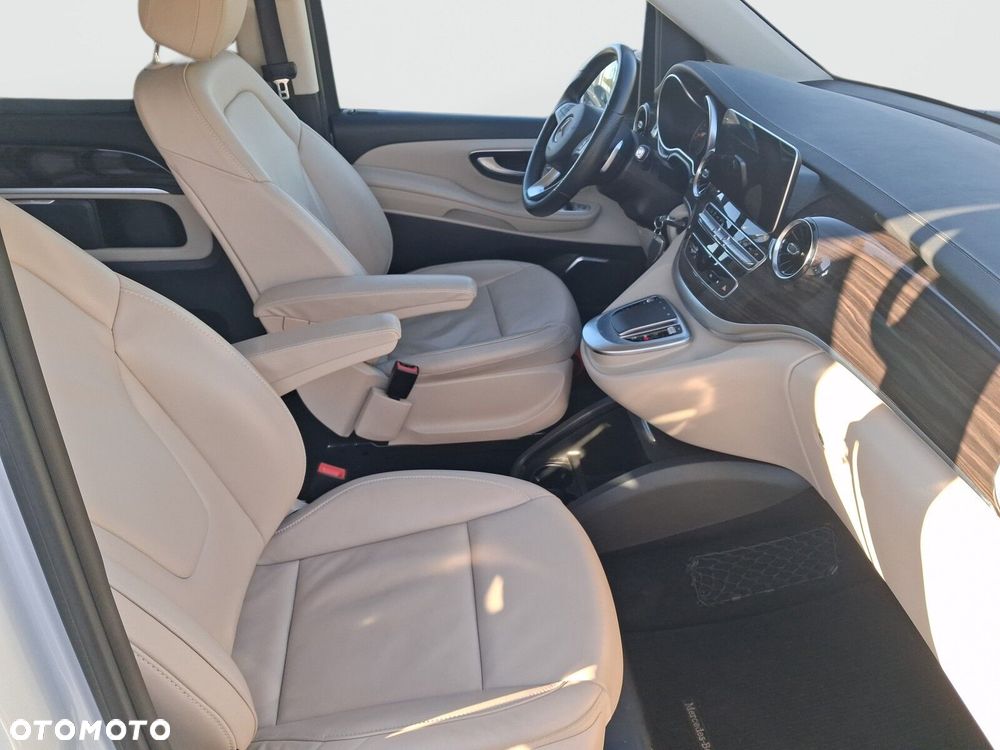 Mercedes-Benz Klasa V - 20