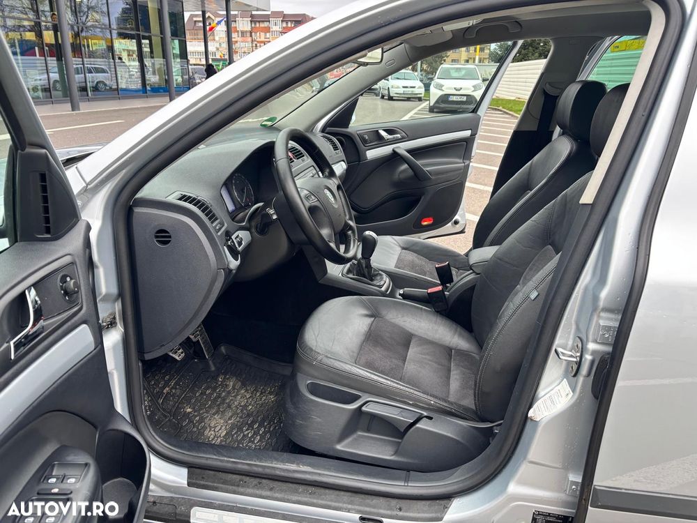 Skoda Octavia Combi 2.0 TDI DPF Scout 4x4 - 19