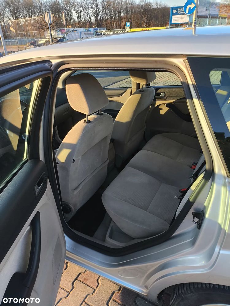 Ford Focus 2.0 TDCi DPF Ghia - 8