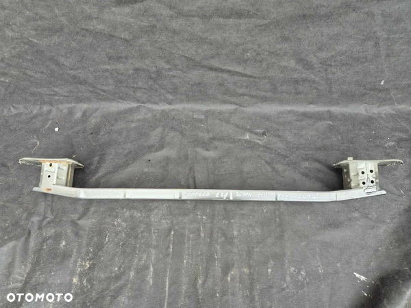 TOYOTA COROLLA E21 HB BELKA ZDERZAKA TYLNEGO