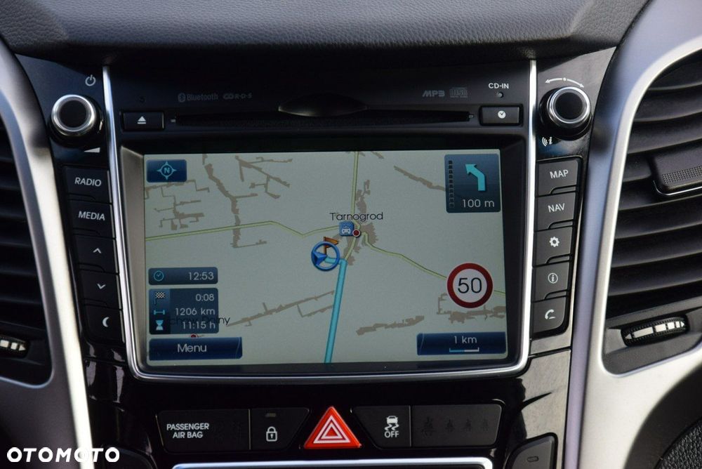 Hyundai i30 1.6 CRDi Fifa World Cup Edition - 25