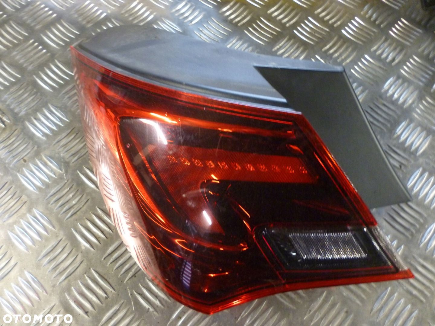 LAMPA TYŁ LEWA OPEL ASTRA J OPC VXR LED 13281877 - 1