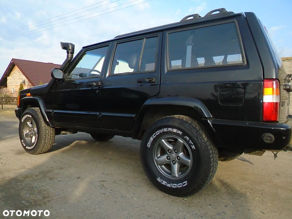 Jeep Cherokee - 3