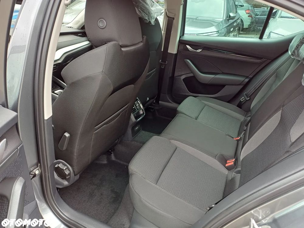 Skoda Octavia 1.5 TSI mHEV Drive Selection DSG - 23