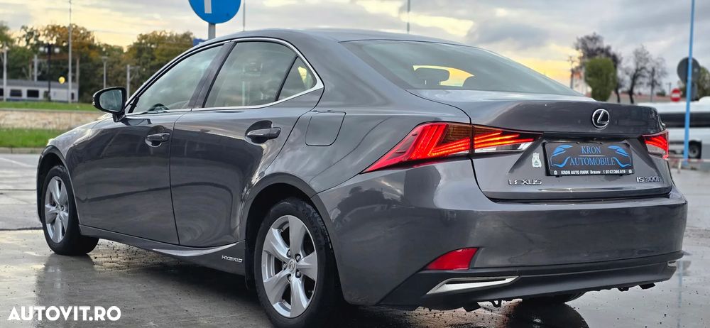 Lexus Seria IS 300h Executive Plus - 3