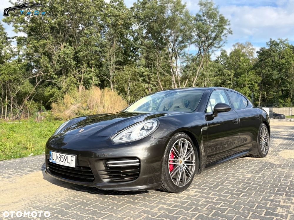 Porsche Panamera GTS PDK - 8