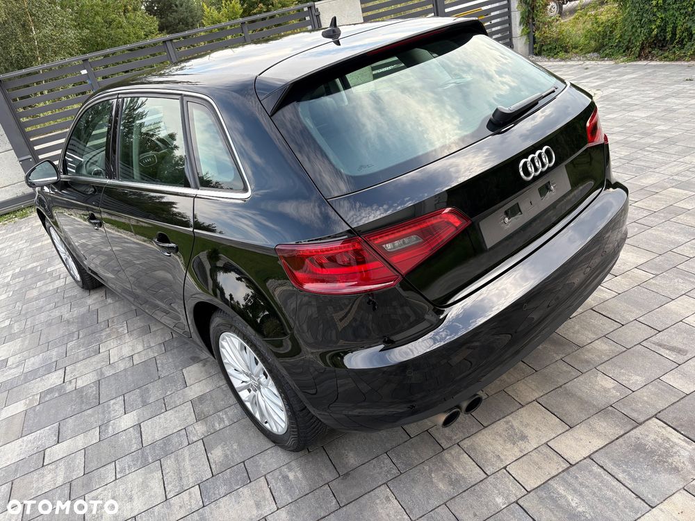 Audi A3 Sportback 1.4 TFSI Ambiente - 33