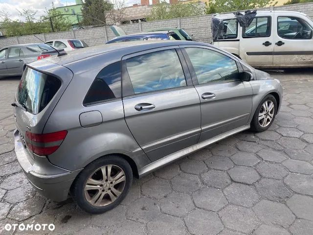 Mercedes w245 b klasa czesci zderzak maska blotnik drzwi  748 - 5