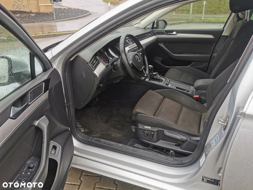 Volkswagen Passat 2.0 TDI (BlueMotion Technology) DSG Comfortline - 26