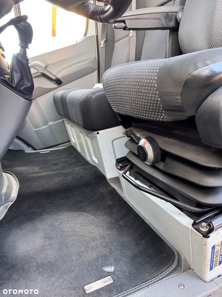 Mercedes-Benz Sprinter 906 kamper van - 16