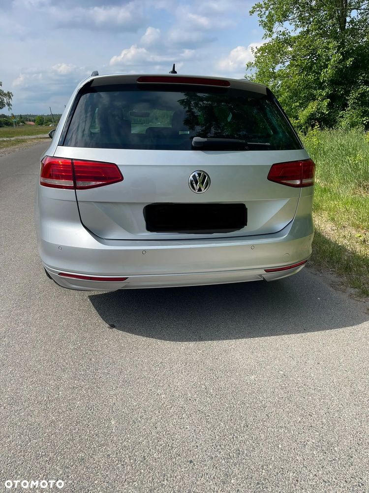 Volkswagen Passat - 12